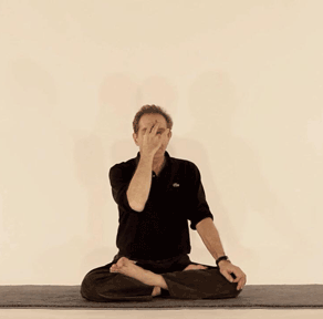 Yoga respiration. Chandrabedhana1, respiration lunaire. C.Tikhomiroff/2010 - www.natha-yoga.com