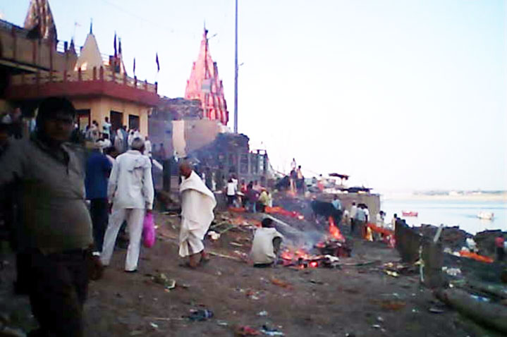 Ghat de crmation Varanasi/ ww.natha-yoga.com 2012