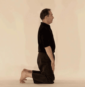 Yoga posture. Vamcasana, posture du roseau1. C.Tikhomiroff/2010 - www.natha-yoga.com